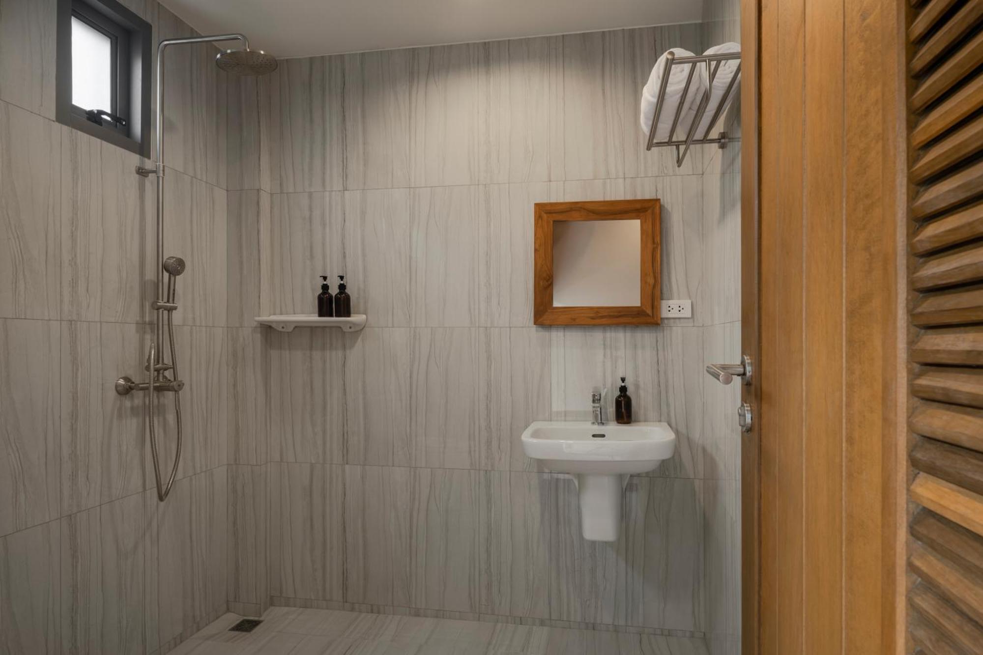 קו לנטה Anda Lanta Residence And Rentals - Adult Only חדר תמונה